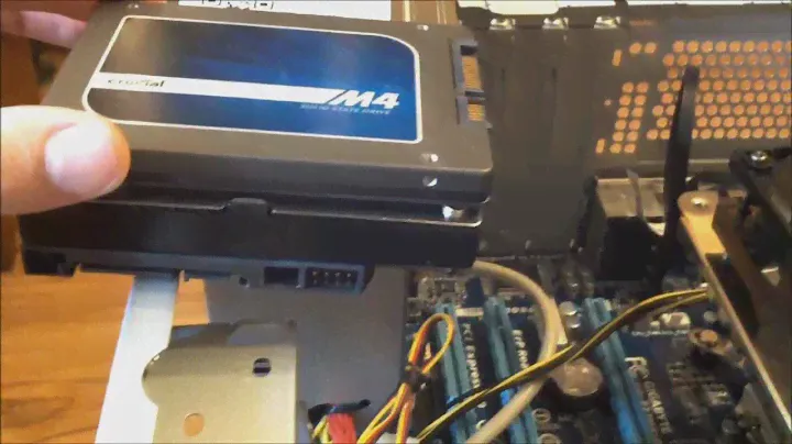 Установка SSD Crucial M4 & HDD WD10EZEX Апгрейд на Табуретке [5/8]